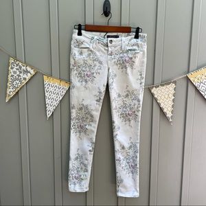 Level 99 Janice Ultra Skinny White Floral Jeans 27